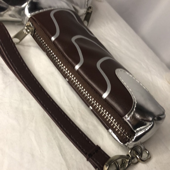 NWOT DISNEY Thor Love & Thunder Hammer Mjolnir silver, brown, and blue handbag. - Picture 5 of 11